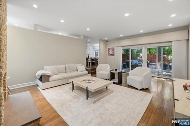 Welcome to this mint turn key townhome at Oak Trail, one of - photo 6