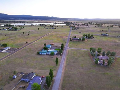 This is a rare lake unit 4 lot will power, water and sewer - photo 11