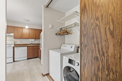 Welcome to sought-after Cimarron Ponds, where comfort - photo 14