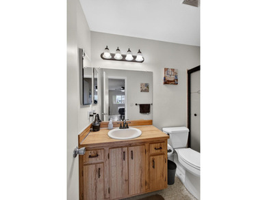 Beautiful one-story villa located in a desirable 24-hour manned - photo 21