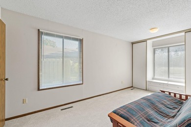 Welcome to sought-after Cimarron Ponds, where comfort - photo 21