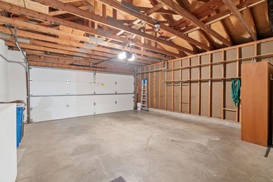 Welcome to sought-after Cimarron Ponds, where comfort - photo 23
