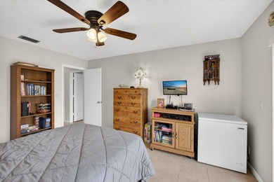 Beautiful one-story villa located in a desirable 24-hour manned - photo 24