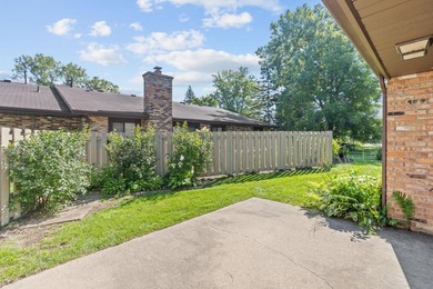 Welcome to sought-after Cimarron Ponds, where comfort - photo 25