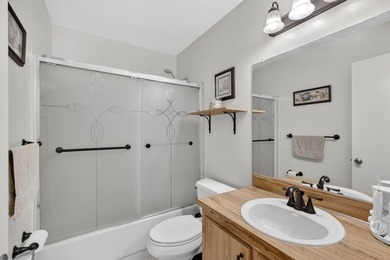 Beautiful one-story villa located in a desirable 24-hour manned - photo 26