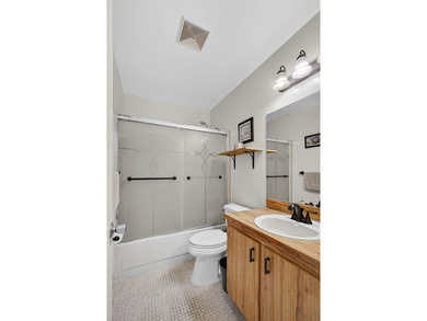 Beautiful one-story villa located in a desirable 24-hour manned - photo 27