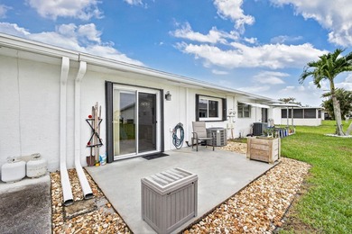Beautiful one-story villa located in a desirable 24-hour manned - photo 28