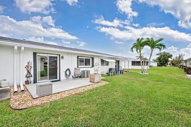 Beautiful one-story villa located in a desirable 24-hour manned - photo 30
