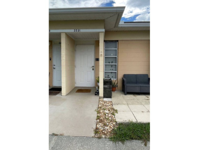 Lake Condo For Sale in Lakeshore, Florida