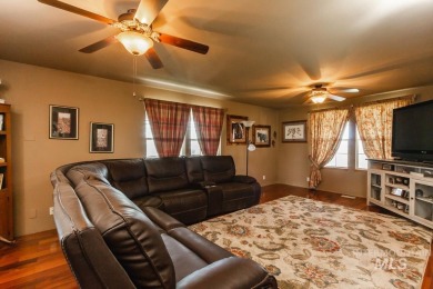 A Horse Lover's Paradise - Live, Ride, and Relax All in One