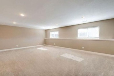 This stunning 5-bedroom, 3-bathroom home offers all the upgrades - photo 17