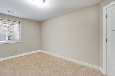This stunning 5-bedroom, 3-bathroom home offers all the upgrades - photo 21