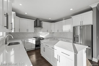 Brand-new and move-in ready, with everyday function. Step inside - photo 6