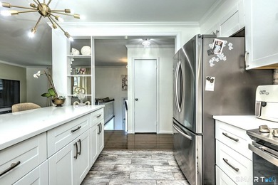Welcome to this beautiful raised ranch located on a quiet street - photo 19