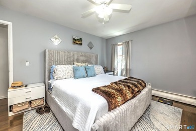 Welcome to this beautiful raised ranch located on a quiet street - photo 21