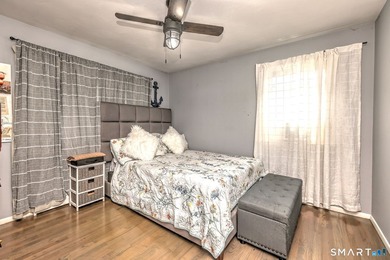 Welcome to this beautiful raised ranch located on a quiet street - photo 23