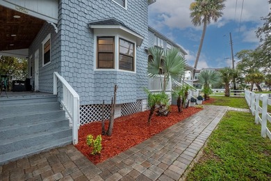 This updated and fully furnished Daytona Beach duplex offers a - photo 5