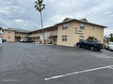 (private lake, pond, creek) Condo For Sale in Port Orange Florida