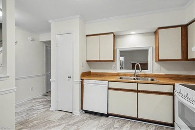 Best buy in Yorktown VA USA! Move-in ready! 2 story, 2 bedrooms - photo 19