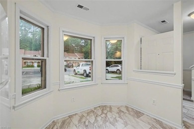 Best buy in Yorktown VA USA! Move-in ready! 2 story, 2 bedrooms - photo 20