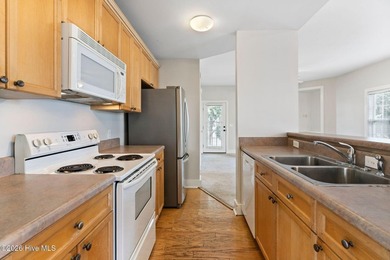 Welcome to this beautifully maintained ground-floor corner unit - photo 22