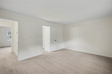 Best buy in Yorktown VA USA! Move-in ready! 2 story, 2 bedrooms - photo 23