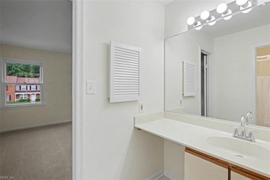 Best buy in Yorktown VA USA! Move-in ready! 2 story, 2 bedrooms - photo 27