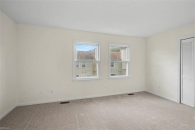 Best buy in Yorktown VA USA! Move-in ready! 2 story, 2 bedrooms - photo 29