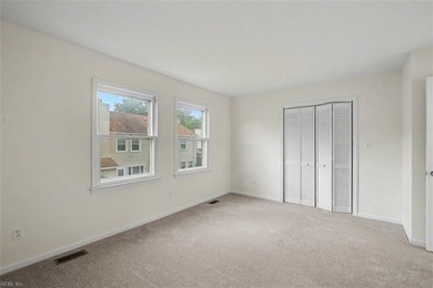 Best buy in Yorktown VA USA! Move-in ready! 2 story, 2 bedrooms - photo 30