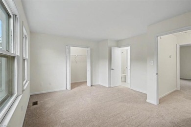 Best buy in Yorktown VA USA! Move-in ready! 2 story, 2 bedrooms - photo 31