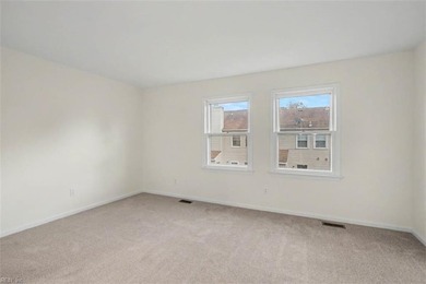 Best buy in Yorktown VA USA! Move-in ready! 2 story, 2 bedrooms - photo 33