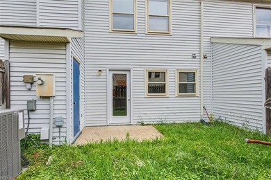 Best buy in Yorktown VA USA! Move-in ready! 2 story, 2 bedrooms - photo 36