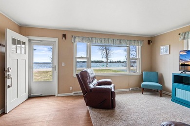 Rare opportunity to own the waterfront with an amazing sunset - photo 3