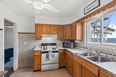 Rare opportunity to own the waterfront with an amazing sunset - photo 8