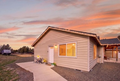 Fully  licensed! Rare Bend Acreage in town. Custom home plus - photo 3