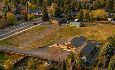 Fully  licensed! Rare Bend Acreage in town. Custom home plus - photo 4
