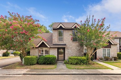 Welcome to 6 Brighton Circle, a beautifully renovated end-unit - photo 1