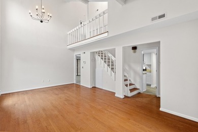 Welcome to 6 Brighton Circle, a beautifully renovated end-unit - photo 4