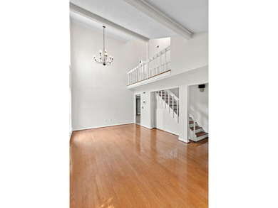 Welcome to 6 Brighton Circle, a beautifully renovated end-unit - photo 7