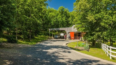 Truly exceptional private estate where luxury living meets - photo 6