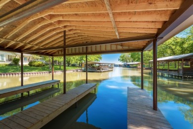 Lakefront home, no HOA on Richland Chambers Lake! - Lake Home For Sale in Corsicana, Texas