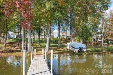Are you looking for a waterfront home with serene lake and golf - photo 37