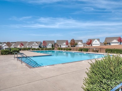 Are you looking for a waterfront home with serene lake and golf - photo 40