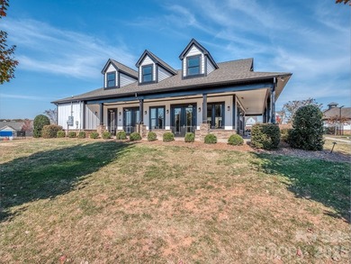 Are you looking for a waterfront home with serene lake and golf - photo 42