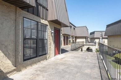 (private lake, pond, coastal) Condo For Sale in Baton Rouge Louisiana