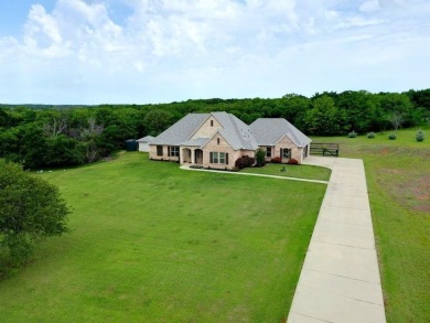 Lake Home For Sale in Tioga, Texas