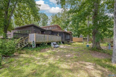 Contemporary lake living on beautiful Weiss Lake! This 4BR/4BA - photo 2