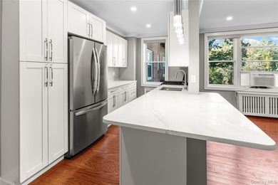 Investor friendly building. Charming 1-Bedroom Condo with a - photo 4