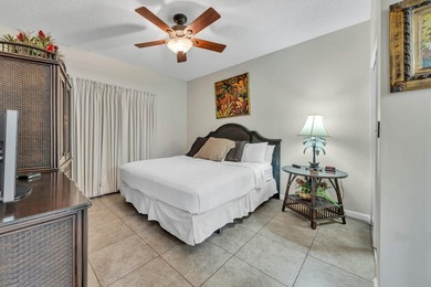 THIS UNIT IS A GEM AND A RARE FIND! Beautifully furnished two - photo 4