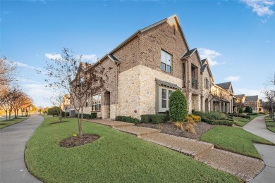 Lake Townhome/Townhouse For Sale in Arlington, Texas